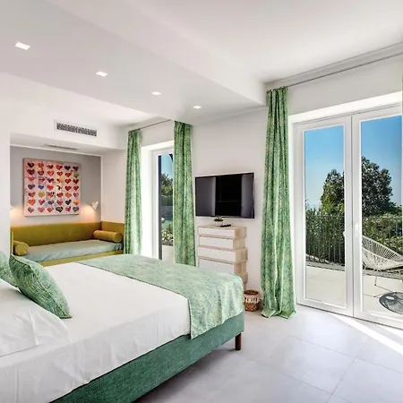 Villa Andrilla By Feeling Italy With Pool, Views, Concierge, In The Town Centre *