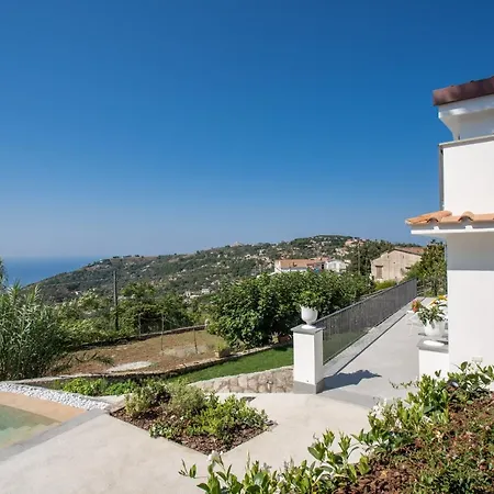 Andrilla By Feeling Italy With Pool, Views, Concierge, In The Town Centre Massa Lubrense