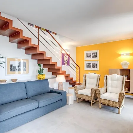 Villa Andrilla By Feeling Italy With Pool, Views, Concierge, In The Town Centre