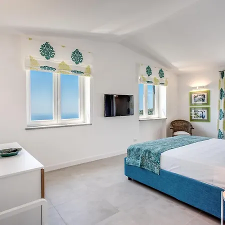 Andrilla By Feeling Italy With Pool, Views, Concierge, In The Town Centre Massa Lubrense
