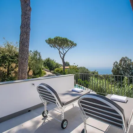 Villa Andrilla By Feeling Italy With Pool, Views, Concierge, In The Town Centre Massa Lubrense
