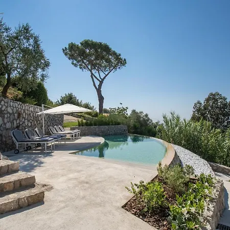Villa Andrilla By Feeling Italy With Pool, Views, Concierge, In The Town Centre *