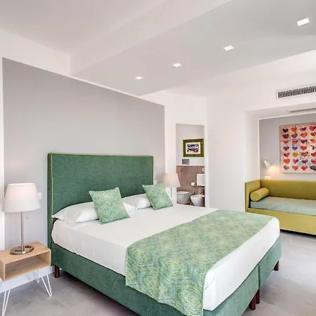 Villa Andrilla By Feeling Italy With Pool, Views, Concierge, In The Town Centre
